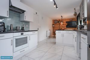 Kitchen/Diner- click for photo gallery